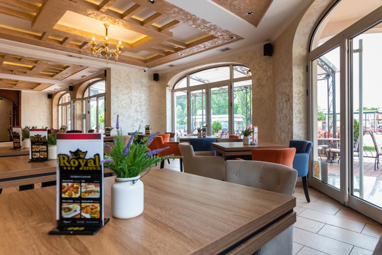Garni Hotel Royal Crown Суботиця Екстер'єр фото